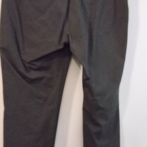 Women's black pants. Size 16. - Picture 4 of 7